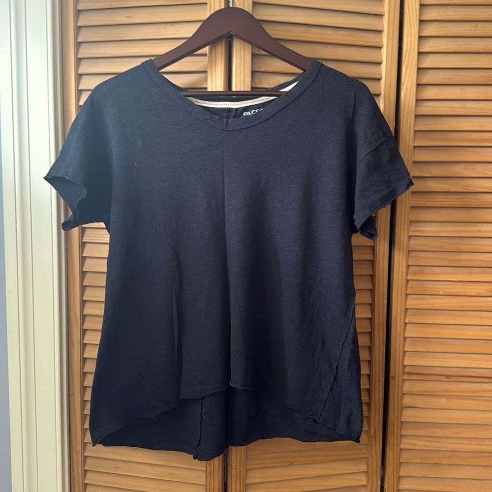 PILCRO black s/s crew neck tee; M, 2 darts on front and back—see close ups.